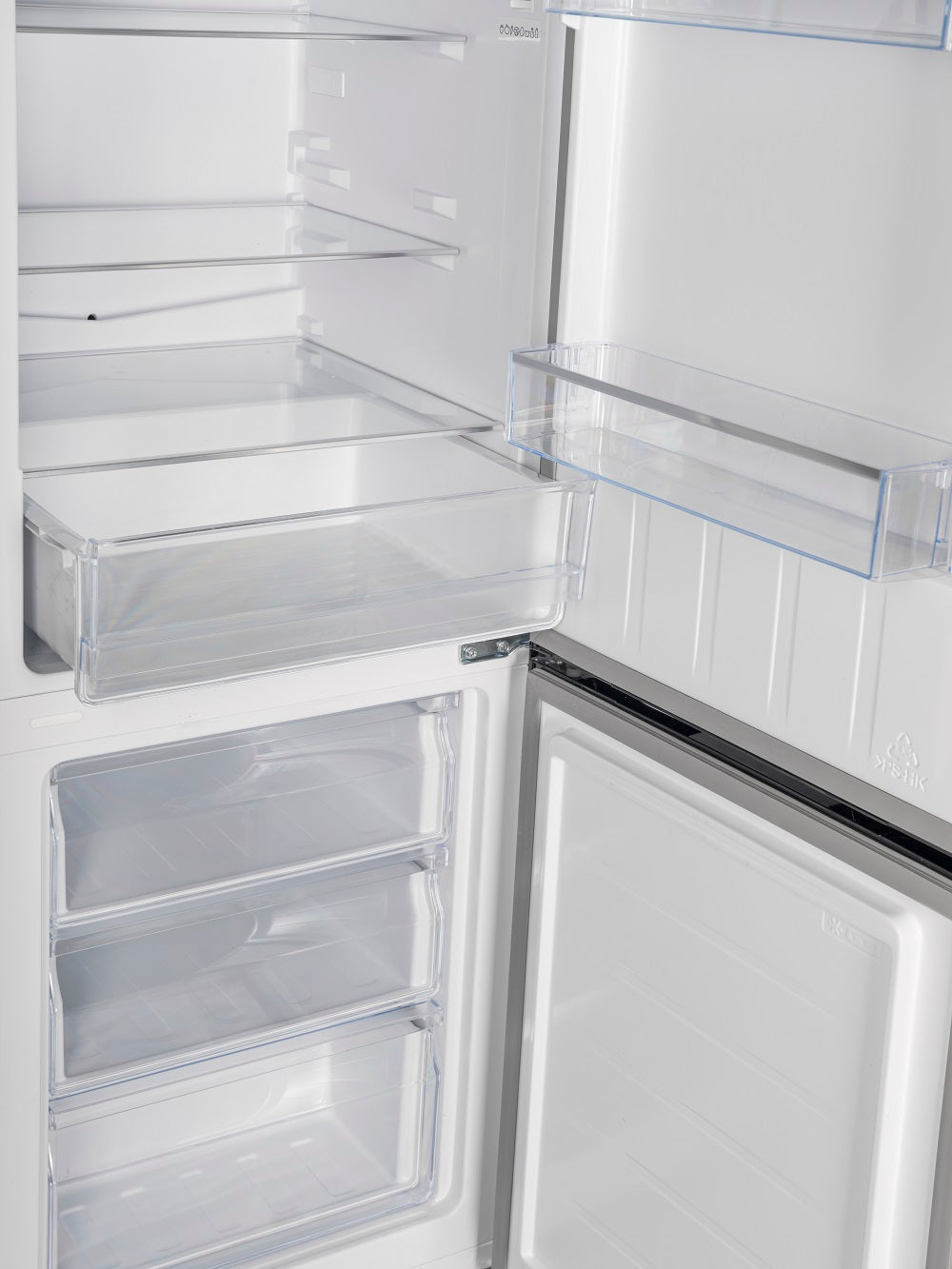 P65564MSFW-E 187/75 SMART FROST FRIDGE FREEZER WHITE - Image 4